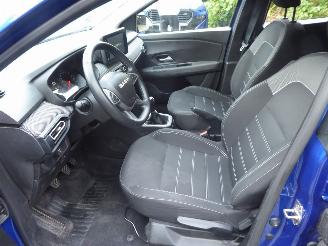 Dacia Sandero Expression picture 10