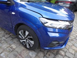 Dacia Sandero Expression picture 4