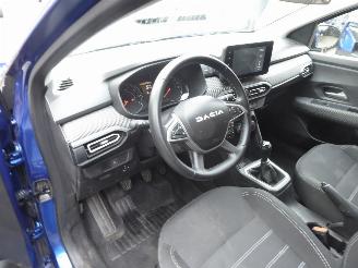 Dacia Sandero Expression picture 12