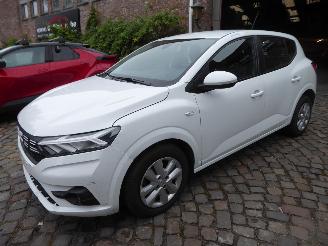 Damaged car Dacia Sandero Expression 2023/12
