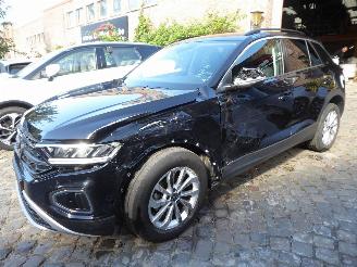 skadebil auto Volkswagen T-Roc Life 2024/8