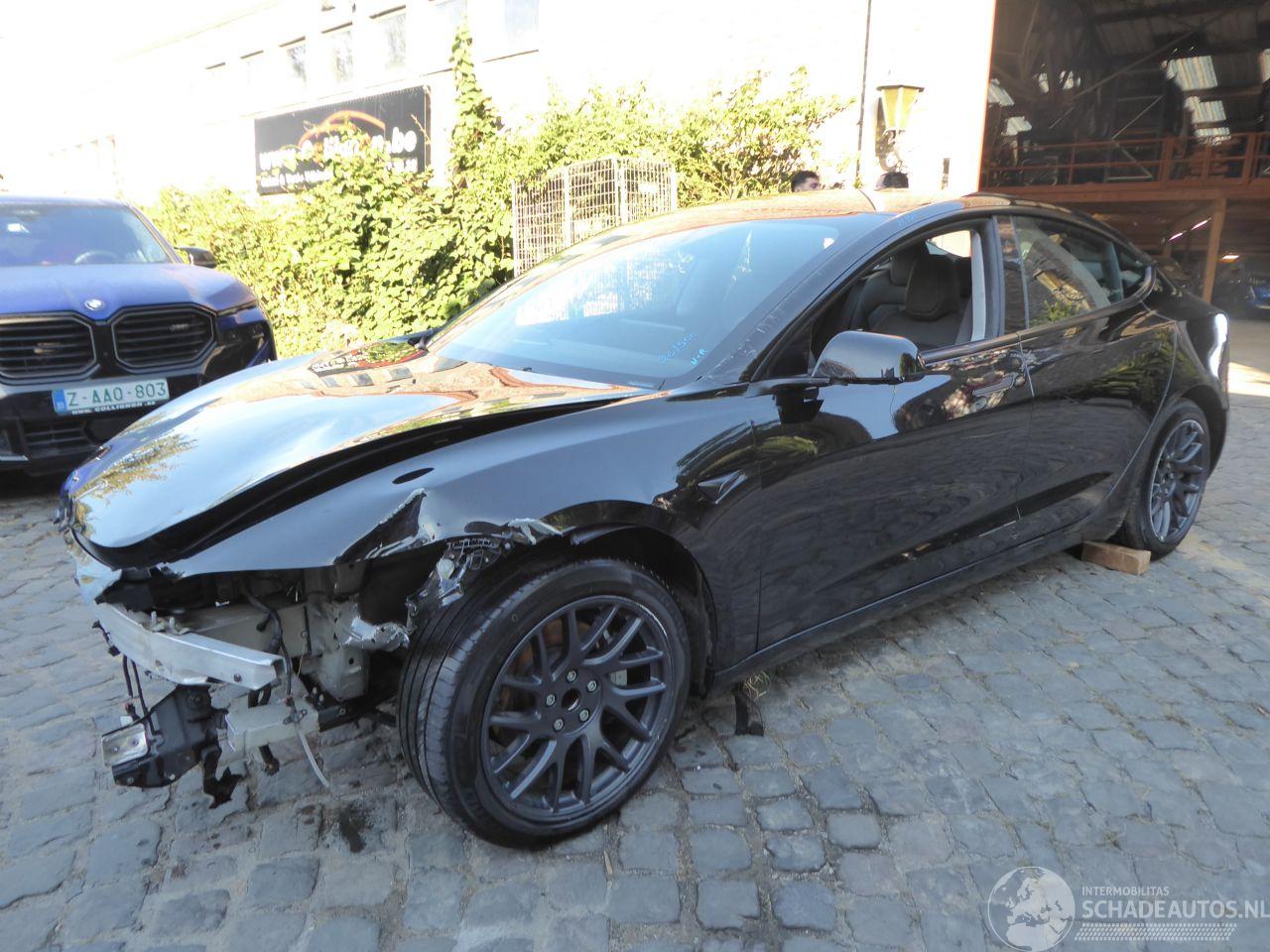 Tesla Model 3 RWD