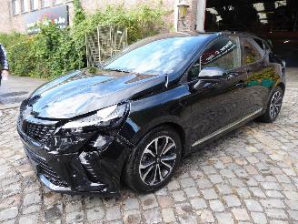 uszkodzony samochody osobowe Renault Clio V Techno 2024/1