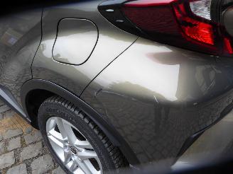 Toyota CH-R Hybrid Lounge picture 9
