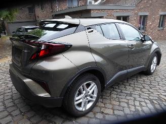 Toyota CH-R Hybrid Lounge picture 6
