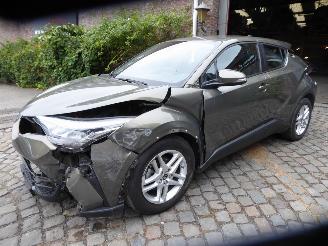 uszkodzony samochody osobowe Toyota CH-R Hybrid Lounge 2022/11