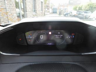 Peugeot 2008 Allure picture 12