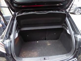 Peugeot 208 Hybrid 100 Allure picture 23