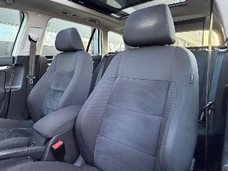 Volkswagen Golf 2.0 TDI Highline Panorama Navi Clima picture 8