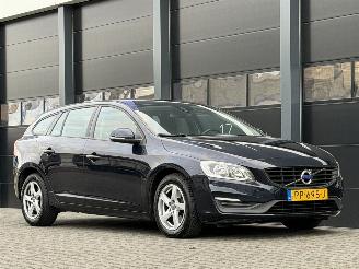 Volvo V-60 2.0 D3 Navi Clima PDC Euro-6 picture 2