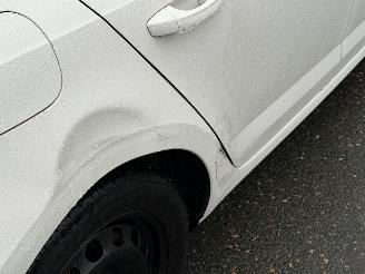 Skoda Octavia 1.6 TDI Airco stoelverwarming picture 8