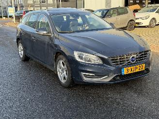 Volvo V-60 2.0 D4 Summum Dak Clima PDC picture 2