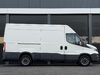 Iveco Daily 2.3 3-PERS Automaat EURO-6 picture 3
