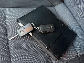 Volkswagen Golf 1.6 TDI Style Dak Clima Navi picture 12