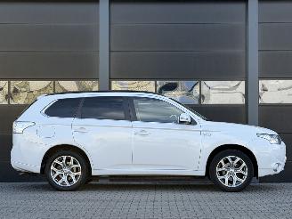 Mitsubishi Outlander 2.0 PHEV Instyle Camera Dak Clima picture 3