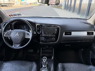 Mitsubishi Outlander 2.0 PHEV Instyle Camera Dak Clima picture 7