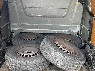 Volkswagen Transporter 2.0 TDI L2-H1 DC 5-PERS AUTOMAAT picture 5