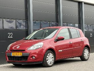 begagnad bil auto Renault Clio 1.5 dCi Parisienne Clima 2011/6