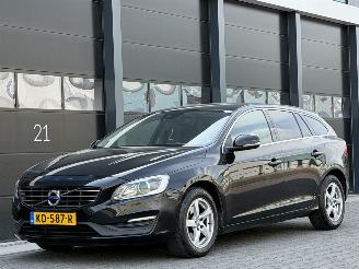 ocasión turismos Volvo V-60 2.0 D2 Navi Clima PDC EURO-6 2016/8