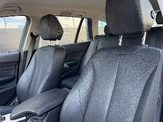 BMW 3-serie 320d Xenon Navi Clima PDC picture 8