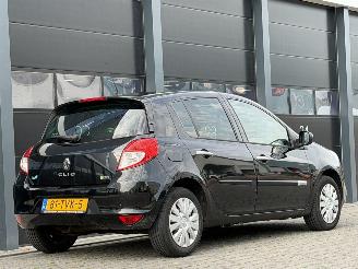 Renault Clio 1.5 DCI Authentique picture 4