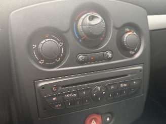 Renault Clio 1.5 DCI Authentique picture 9