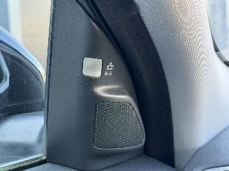 Volvo V-70 2.0 D3 Xenon Dak Leer PDC picture 17