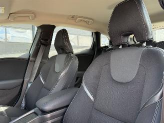 Volvo V-40 2.0 D2 Harman/Kardol Xenon Euro-6 picture 8