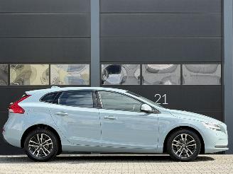 Volvo V-40 2.0 D2 Harman/Kardol Xenon Euro-6 picture 3