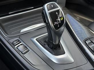 BMW 3-serie 320d Luxury Leer Navi Clima PDC picture 12