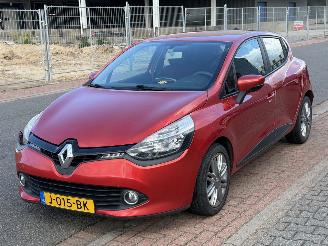 skadebil auto Renault Clio 0.9 TCe Navi Airco 2013/2