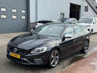Schadeauto Volvo V-60 2.4 D6 AWD Plug-In Hybrid R-Design 2014/6