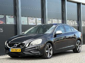 Käytettyjen passenger cars Volvo S-60 2.0 D4 R-Design Navi Clima PDC 2012/10