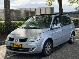 Schadeauto Renault Grand-scenic 2.0 16v Pano Navi Clima 2007/2