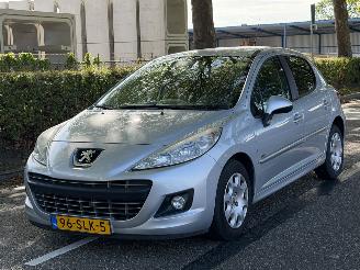 krockskadad bil auto Peugeot 207 1.4 VTi Sportium 2011/11