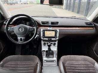 Volkswagen Passat 2.0 TDI Highline Leer Navi Clima PDC picture 7