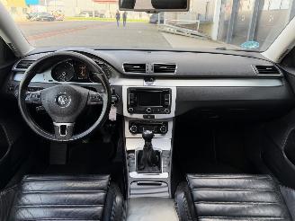 Volkswagen Passat 1.6 TDI Highline Leer Navi Clima PDC picture 7