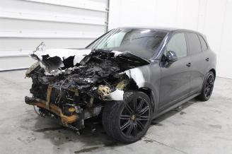 uszkodzony samochody osobowe Porsche Cayenne  2017/5