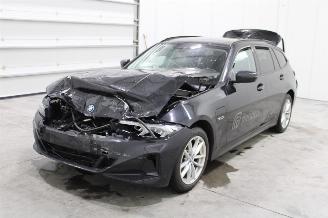 skadebil auto BMW 3-serie 320 2023/2