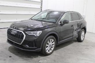 Unfallwagen Audi Q3  2023/2