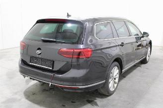 Volkswagen Passat  picture 3