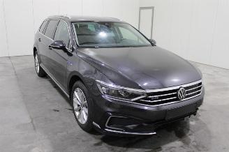 Volkswagen Passat  picture 2