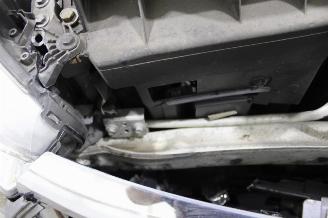 Peugeot 208  picture 19