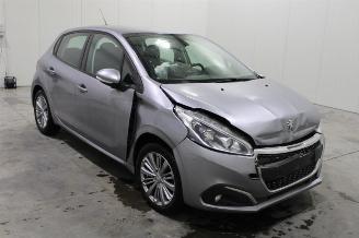 Peugeot 208  picture 2