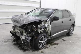 Damaged car Peugeot 3008  2024/2