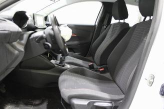 Peugeot 208  picture 11