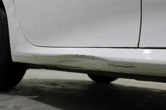 Peugeot 208  picture 24