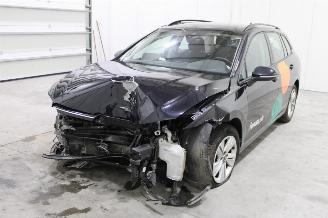 krockskadad bil auto Volkswagen Golf  2022/8