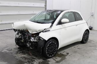 uszkodzony samochody osobowe Fiat 500  2022/9