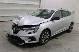 Vaurioauto  passenger cars Renault Mégane Megane 2024/6